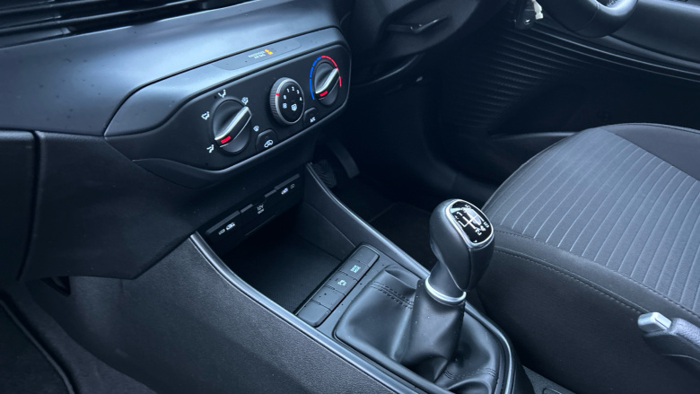 Hyundai i20 1.0T GDi 48V MHD SE Connect 5dr Petrol Hatchback